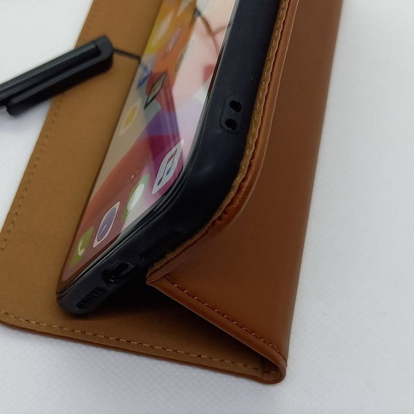 Handytasche iPhone 11 geeignet aus Genuine Leather braun